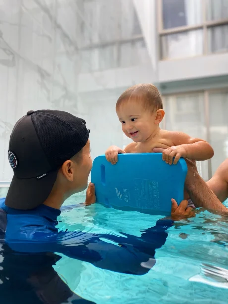 Elizaveta Tanailova, tanailova-swimming-lessons-03