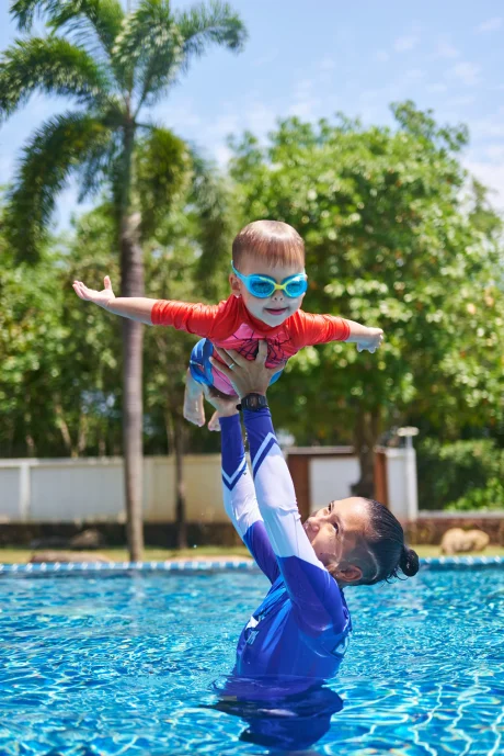 Elizaveta Tanailova, tanailova-swimming-lessons-09